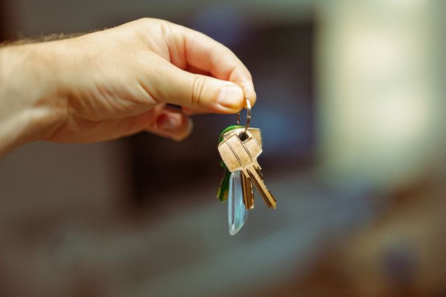 holding-keys